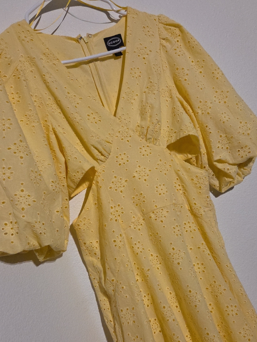 SCOOP DRESS - Picture 2 of 9